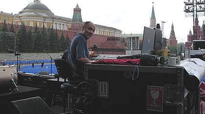 Wickens on stage on Red Square in Moscow (enlarge...)